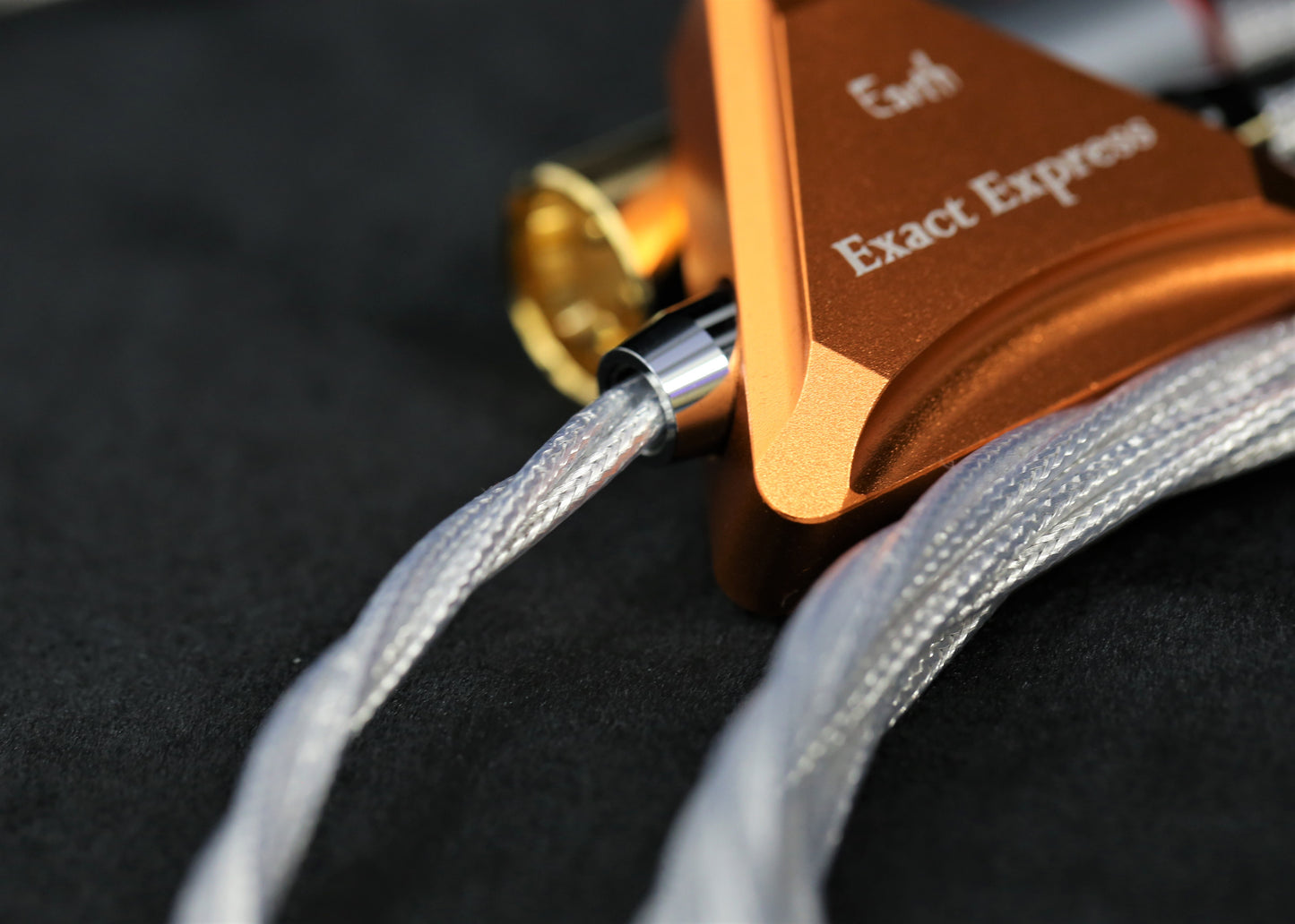 Exact Express Earth 訊號線